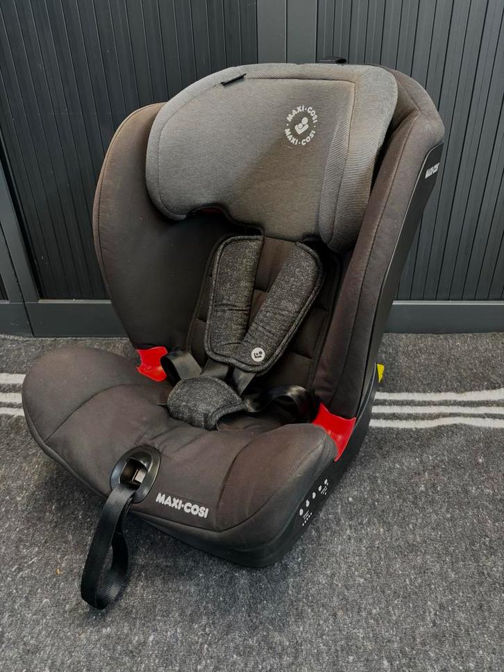 Maxi-Cosi Titan Autostoel - Nomad Black, Kinderen en Baby's, Autostoeltjes, Gebruikt, Maxi-Cosi, 9 t/m 36 kg, Isofix, Verstelbare rugleuning