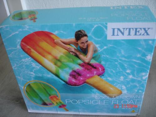 Intex luchtbed Ijsje, electrische pomp en gratis tas, Kinderen en Baby's, Speelgoed | Buiten | Opblaasfiguren, Zo goed als nieuw