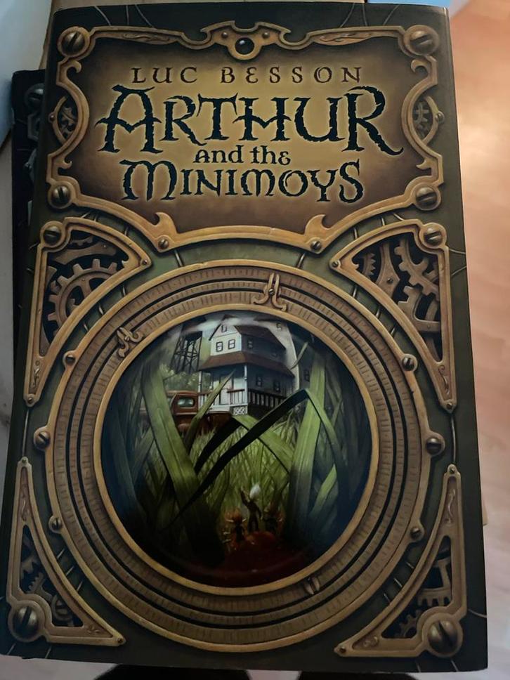 Arthur en de Minimoys - 2 Boeken (Engels), Boeken, Kinderboeken | Jeugd | onder 10 jaar, Gelezen, Fictie algemeen, Ophalen of Verzenden