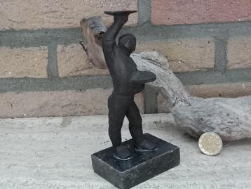 bronzen beeldje Marlies Noordkamp "de stucadoor" beschikbaar voor biedingen