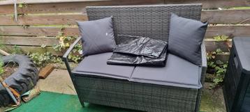 Tuinbankje met opbergruimte en hoes  beschikbaar voor biedingen