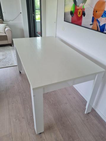 Heel mooi Eettafel  beschikbaar voor biedingen