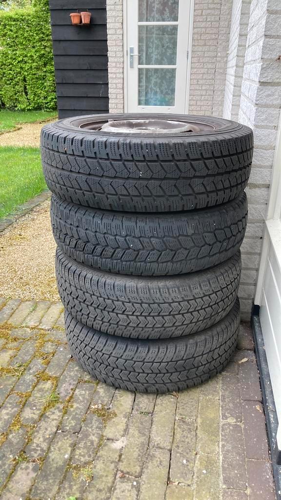 Winterbanden 3x en 15 inch velgen 4x Semperit, Auto diversen, Auto-accessoires, Gebruikt, Ophalen