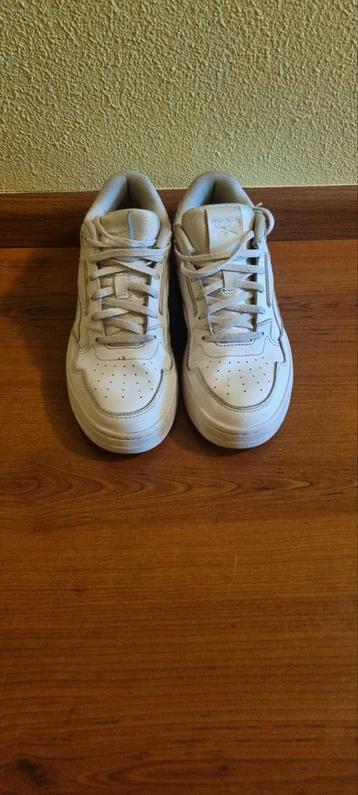 Reebok Sneakers Wit - Maat 36,5 beschikbaar voor biedingen