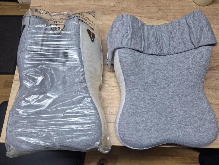 2 Douzle knielkussens 1 nog nieuw in de verpakking, Huis en Inrichting, Slaapkamer | Beddengoed, Nieuw, Kussen, Eenpersoons, Overige kleuren