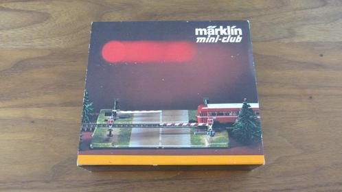 Märklin mini club : spoorweg overgang met bomen - 8992 -, Hobby en Vrije tijd, Modeltreinen | Overige schalen, Gebruikt, Overige typen