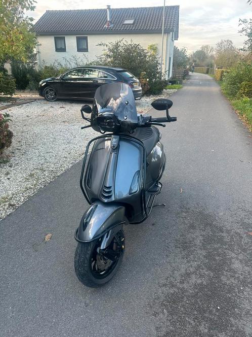 Vespa sprint 80cc, Fietsen en Brommers, Scooters | Vespa, Zo goed als nieuw, Ophalen