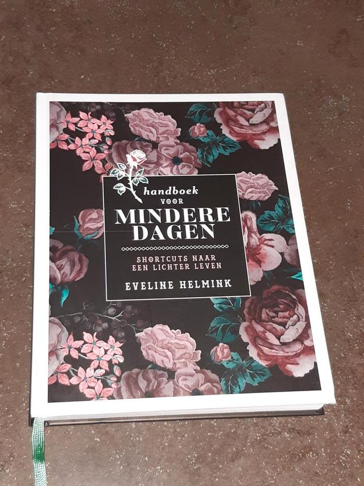 Handboek voor mindere dagen nieuw E. Helmink, Boeken, Esoterie en Spiritualiteit, Nieuw, Overige onderwerpen, Ophalen of Verzenden