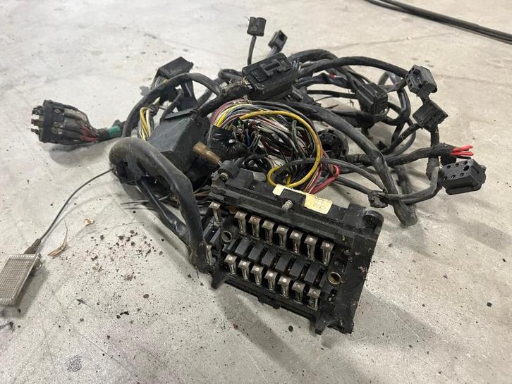 Mercedes Benz W123 kabelboom met zekeringkast, Auto-onderdelen, Elektronica en Kabels, Mercedes-Benz, Oldtimer onderdelen, Ophalen of Verzenden