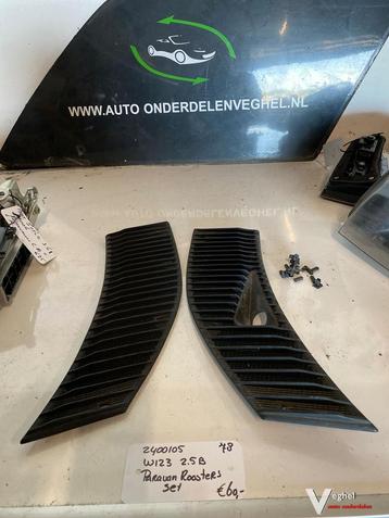Mercedes W123 2.5 B 1978 2400105 Paravan roosters  beschikbaar voor biedingen