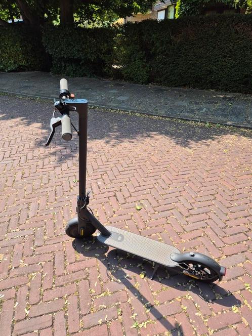 Xiaomi M365 Lite Essential – EU-versie, Fietsen en Brommers, Steps, Zo goed als nieuw, Elektrische step (E-scooter), Ophalen