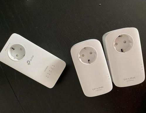 Set van 3 Powerline Gigabit Passthrough Adapters, Computers en Software, Powerlines, Zo goed als nieuw, Ophalen