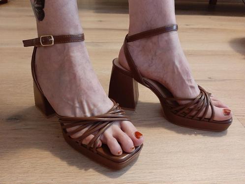ZGAN! Aparte sandalen met blokhak mt 40/ 17,-incl verz, Kleding | Dames, Schoenen, Zo goed als nieuw, Sandalen of Muiltjes, Bruin