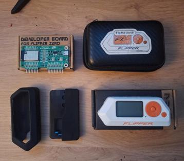 Flipper Zero met wifi board en accessoires  beschikbaar voor biedingen
