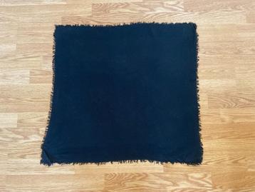 Zwarte sjaal 62 x 66 cm beschikbaar voor biedingen