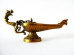 Messing Aladdin lamp olielamp met gravering handvat draak, Ophalen of Verzenden