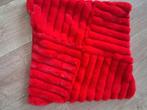 Twee rode fluffy kussenhoesjes, Kinderen en Baby's, Kinderkleding | Mutsen, Sjaals en Handschoenen, Ophalen of Verzenden, Nieuw