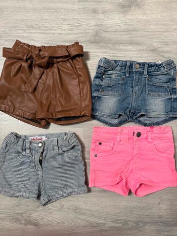 Broekjes maat 98/104 beschikbaar voor biedingen