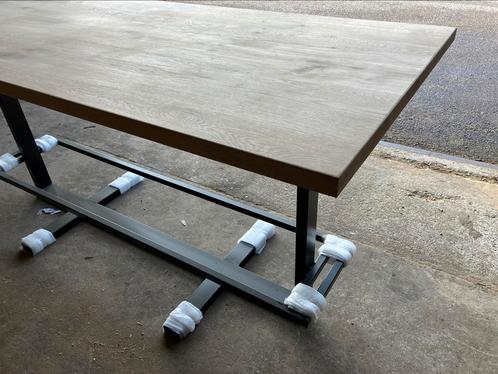 Eiken bartafel met ijzer onderstel, Huis en Inrichting, Tafels | Eettafels, Nieuw, 100 tot 150 cm, 200 cm of meer, Rechthoekig