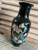 Vintage Japanse vaas met bloemen, Antiek en Kunst, Antiek | Vazen, Ophalen of Verzenden