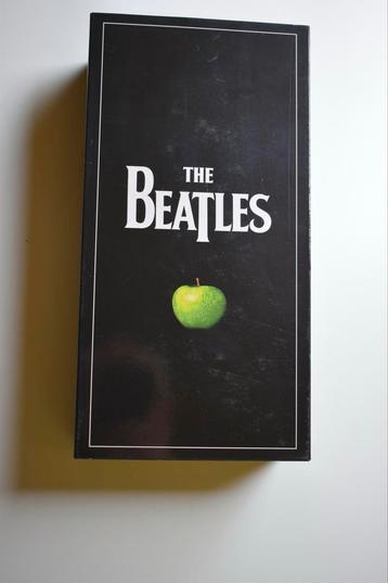 The Beatles Box - 12 CD's + DVD Remastered beschikbaar voor biedingen