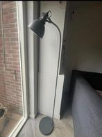 Metalen staande lamp met draaibare spot grijs, Ophalen, Zo goed als nieuw, Retro/industrieel, 150 tot 200 cm
