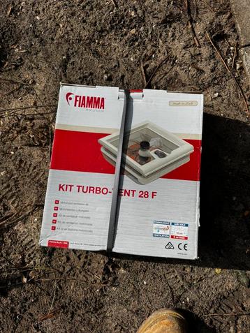 Fiamma Vent 28 F kit Turbo dakluik ventilator beschikbaar voor biedingen