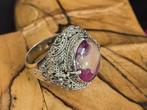 Zilveren ring met robijn - keris, kris - krissen krissen, Antiek en Kunst, Ophalen of Verzenden