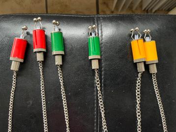 KARPERVISSEN HANGERS 3 STUKS IN HARDCASE beschikbaar voor biedingen