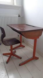 Retro kinderbureau met bijpassend stoeltje, Kinderen en Baby's, Kinderkamer | Tafels en Stoelen, Gebruikt, Tafel(s) en Stoel(en)