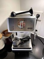 Coffee machine DeLonghi, Witgoed en Apparatuur, Koffiezetapparaten, 2 tot 4 kopjes, Gebruikt, Afneembaar waterreservoir, Gemalen koffie