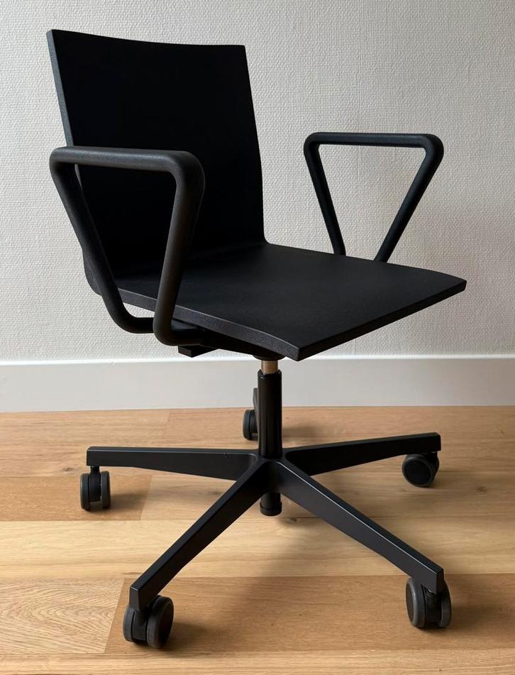 1 Maarten van Severen .04 Vitra bureaustoel productie 2023, Huis en Inrichting, Bureaustoelen, Zo goed als nieuw, Zwart, Ophalen of Verzenden