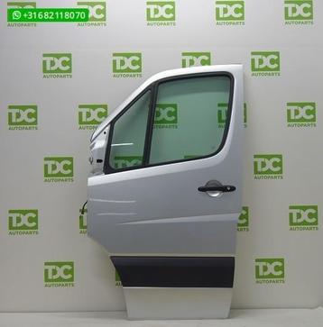 Mercedes Sprinter W906 (06-18) Voorportier links zilvergrijs beschikbaar voor biedingen