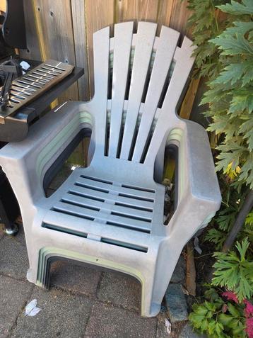 4 loungestoelen – stapelbaar, en klaar voor de zomer beschikbaar voor biedingen