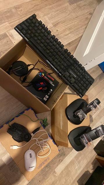 Setje voor de gamer/pc accessoires zie beschrijving beschikbaar voor biedingen