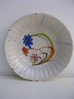 Antiek Majolica plooibord tinglazuur bloemen signatuur VIVIO, Ophalen of Verzenden