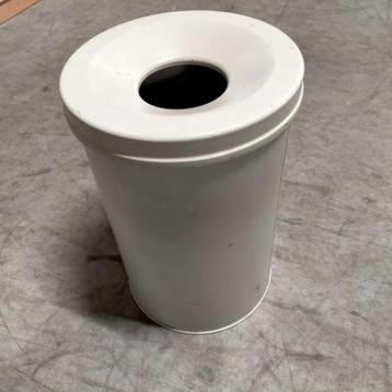 Vlamdovende prullenbak 45 liter crèmekleurig beschikbaar voor biedingen