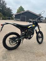 Surron Ultra Bee 2023 - Zo goed als nieuw!, Motoren, LED Verlichting, Bedrijf, Enduro, 11 kW of minder