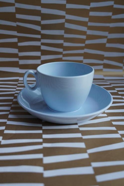 Kop en schotel Mepal, lichtblauw, Huis en Inrichting, Keuken | Servies, Zo goed als nieuw, Kop(pen) en/of Schotel(s), Effen, Overige materialen