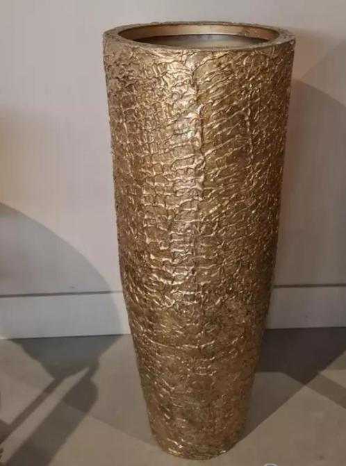 Showroom uitverkoop - PTMD Simona Gold Antique Iron Pot High, Tuin en Terras, Bloempotten, Nieuw, Metaal, Binnen, 70 cm of meer