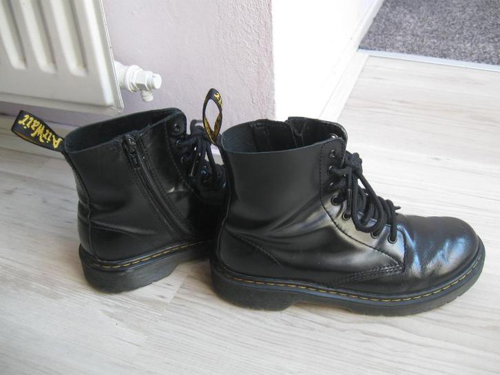 DR MARTENS maat 36 zwart met rits, Kleding | Dames, Schoenen, Gedragen, Zwart, Ophalen of Verzenden