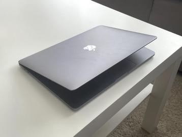 Macbook PRO M1 | Zo goed als nieuw | 150 +- cycli beschikbaar voor biedingen