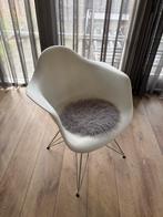 Moderne Witte Stoel, Huis en Inrichting, Stoelen, Ophalen, Kunststof, Wit, Zo goed als nieuw