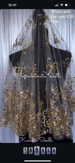 Sluier wit met fijne details in het goud, Kleding | Dames, Trouwkleding en Trouwaccessoires, Ophalen of Verzenden, Zo goed als nieuw