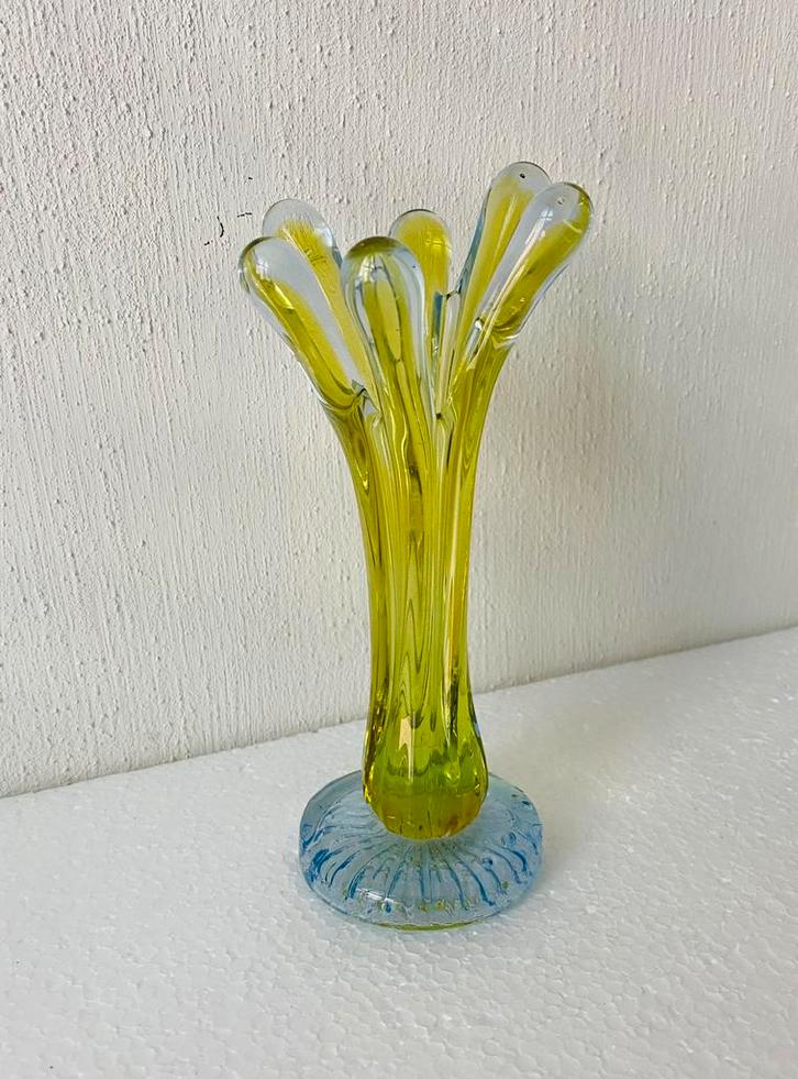 Murano glazen vinger vaas Selenium / Cadmium glas, Huis en Inrichting, Woonaccessoires | Vazen, Gebruikt, Groen, Minder dan 50 cm