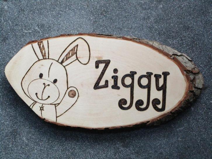 handgegraveerd huisnummer / naambord PYROGRAFIE creamar, Huis en Inrichting, Woonaccessoires | Overige, Nieuw, Ophalen of Verzenden