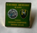 Voetbal pin FC Den Bosch-ADO den haag KkD 23-24, Verzamelen, Speldjes, Pins en Buttons, Ophalen of Verzenden