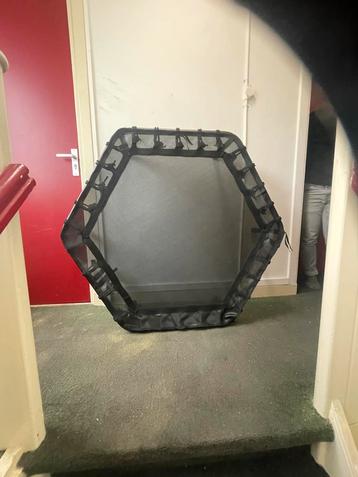 Rebounder / Mini Trampoline Hexagonaal beschikbaar voor biedingen
