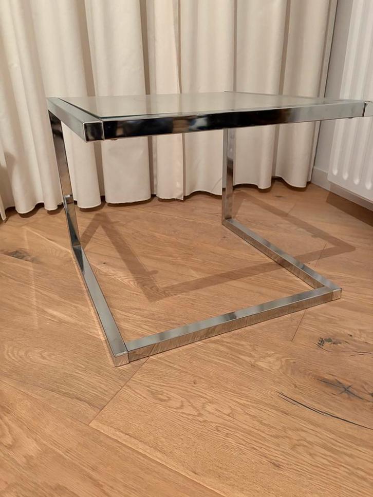 Minimalistisch bijzettafeltje – 505040 cm, chroom & glas, Huis en Inrichting, Tafels | Bijzettafels, Zo goed als nieuw, Rechthoekig