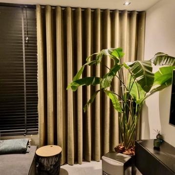 Mossgroen linnenlook overgordijnen op maat beschikbaar voor biedingen